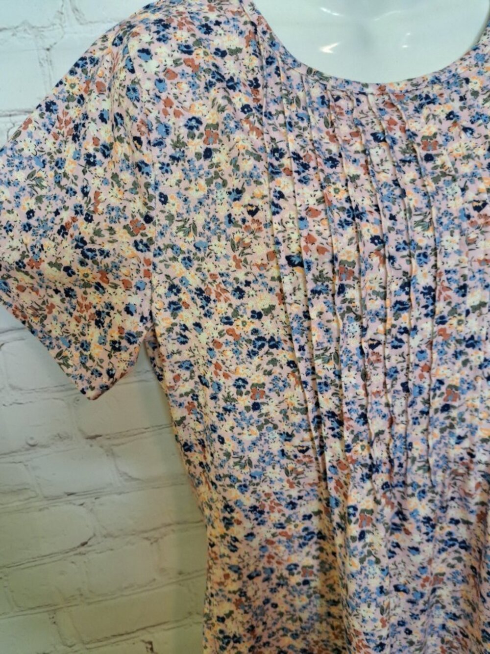 Fantaslook Floral Print Pleated Tunic Top Size Medium - Picture 4 of 9